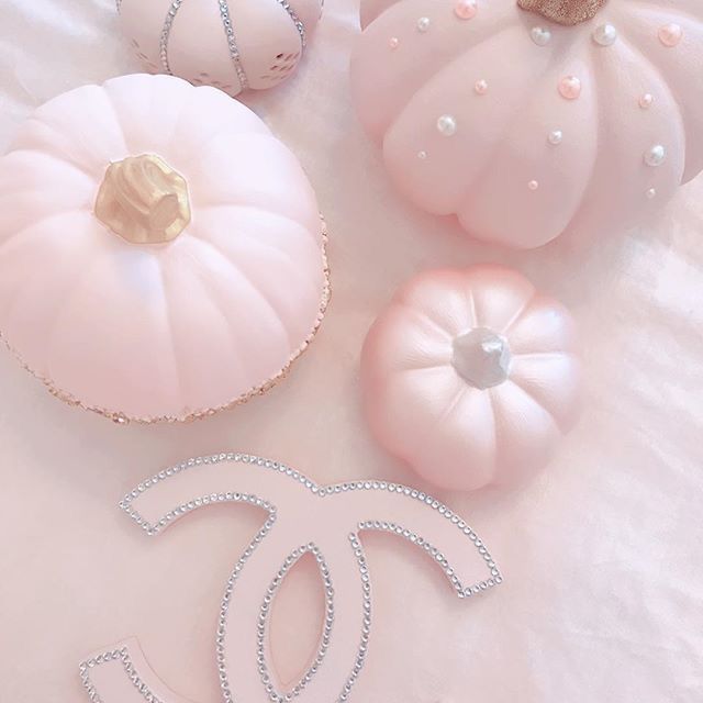 Detail Rose Gold Pumpkin Wallpaper Nomer 32