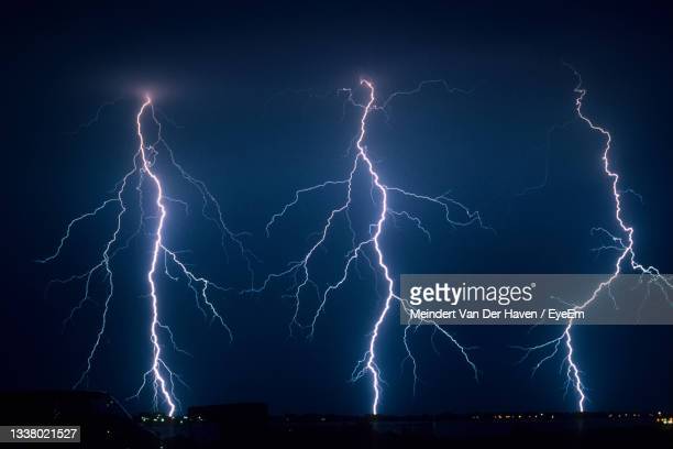 Detail Royalty Free Lightning Images Nomer 47