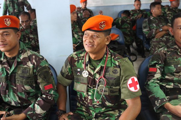 Detail Dokter Militer Wanita Nomer 17