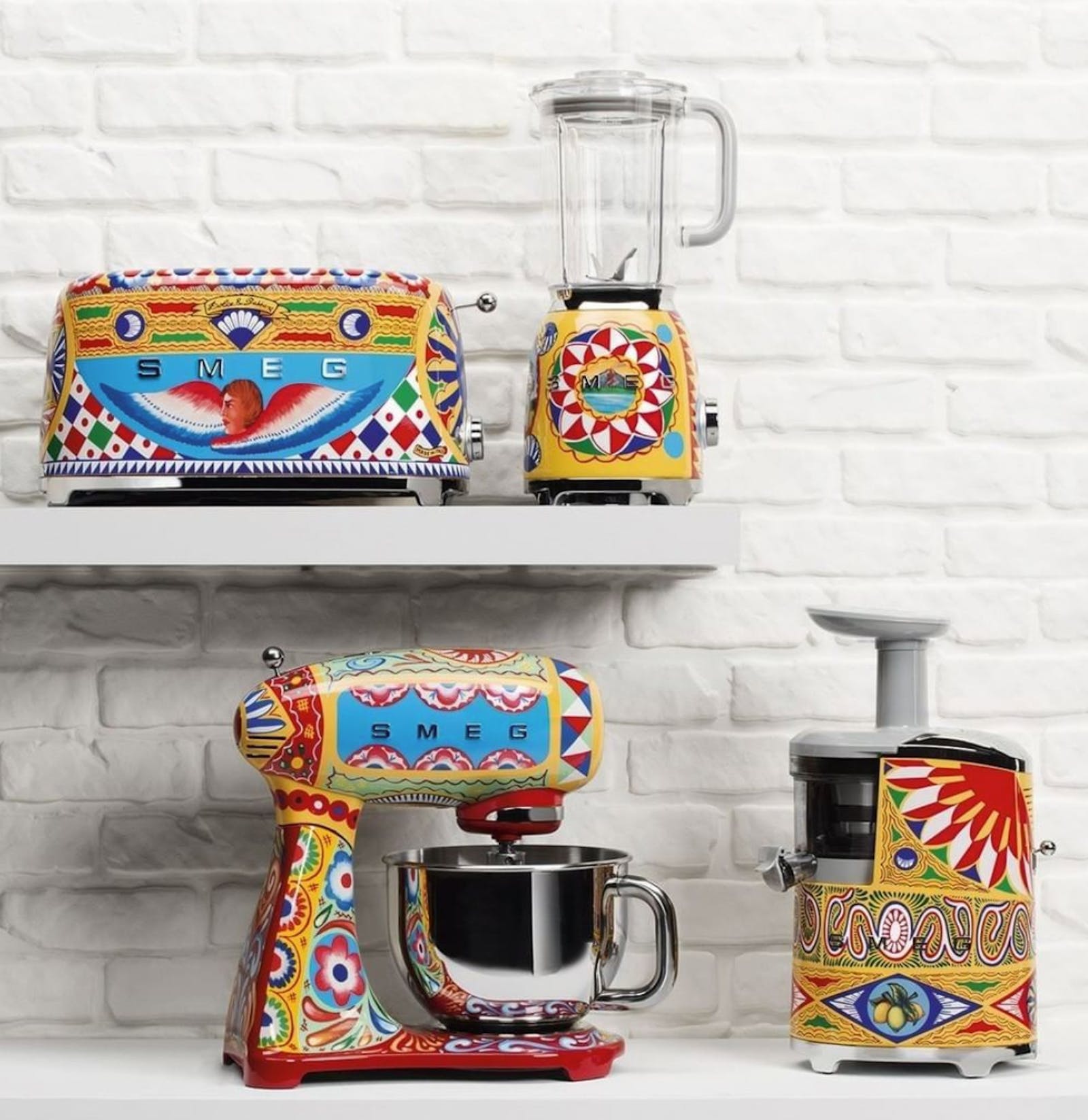 Detail Dolce And Gabbana Coffee Machine Nomer 17