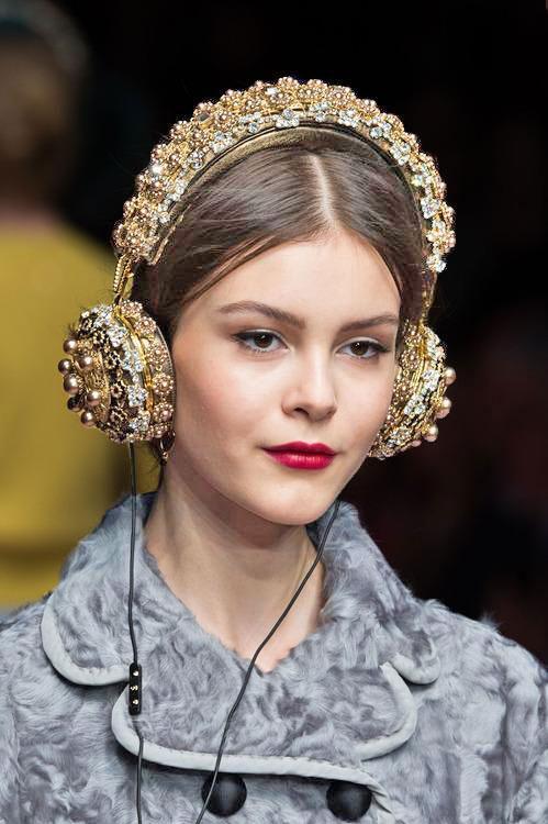 Detail Dolce And Gabbana Crown Headphones Nomer 3