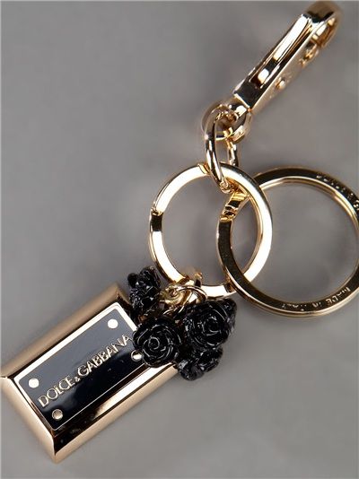 Detail Dolce And Gabbana Keychain Nomer 15