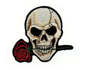 Detail Totenkopf Mit Rosen Tattoo Frau Nomer 18