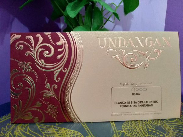 Detail Undangan Pernikahan Merah Gold Nomer 7