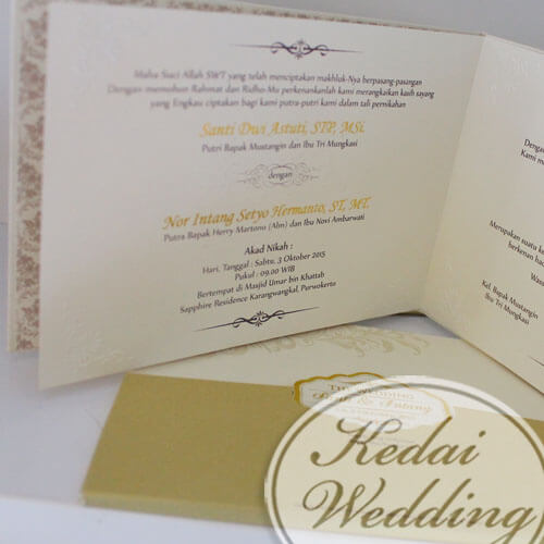 Detail Undangan Pernikahan Warna Gold Nomer 32