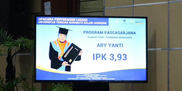 Detail Undangan Wisuda Ut Nomer 17