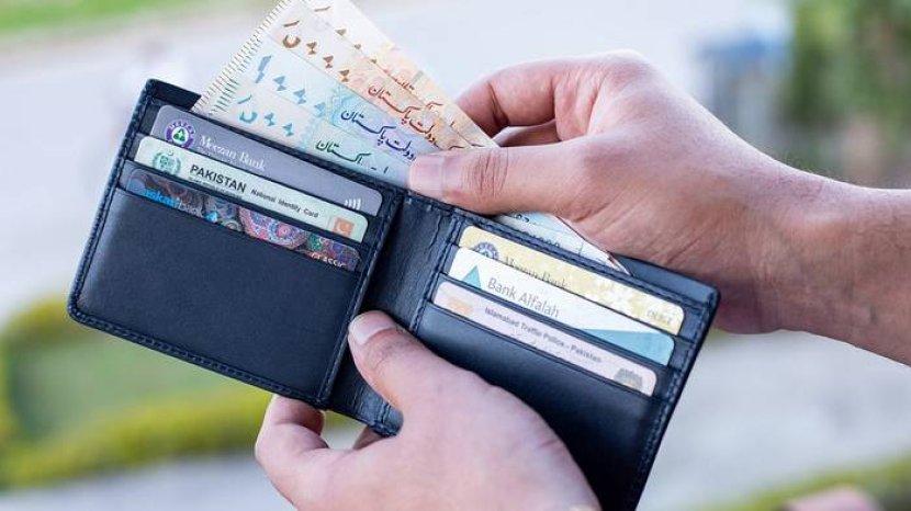 Detail Dompet Berisi Uang Nomer 48