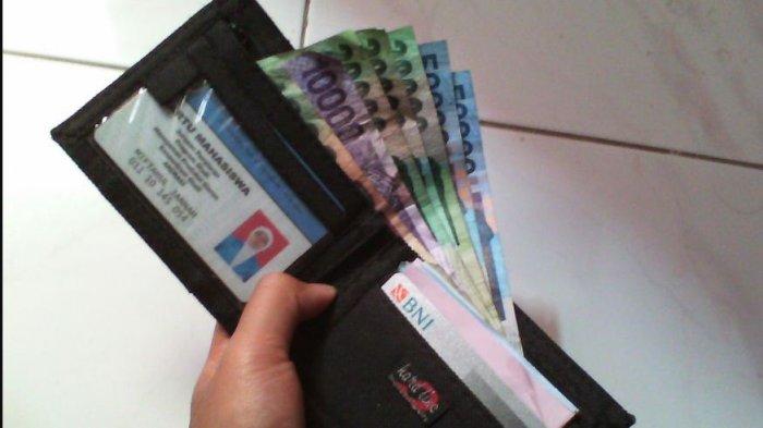 Detail Dompet Isi Uang Nomer 13