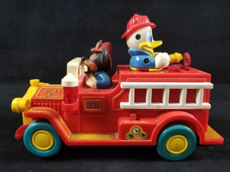 Detail Donald Duck Fire Truck Nomer 19