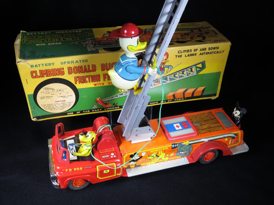 Detail Donald Duck Fire Truck Nomer 40