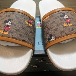 Detail Donald Duck Gucci Slides Nomer 28