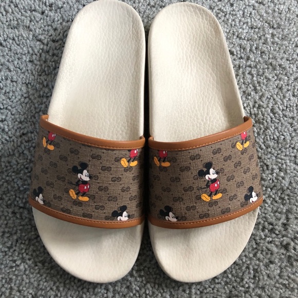 Detail Donald Duck Gucci Slides Nomer 43