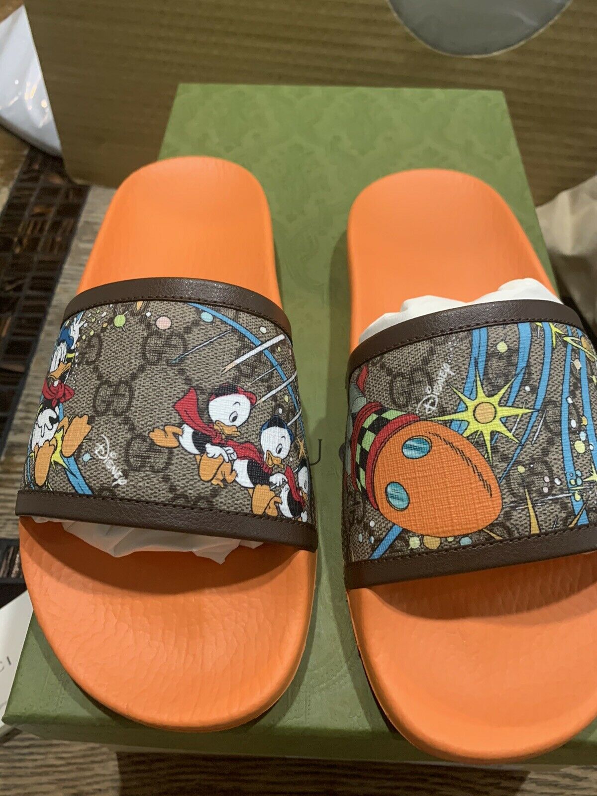 Detail Donald Duck Gucci Slides Nomer 45