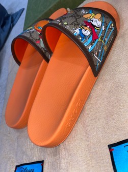 Detail Donald Duck Gucci Slides Nomer 56