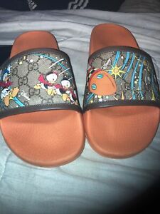 Detail Donald Duck Gucci Slides Nomer 59
