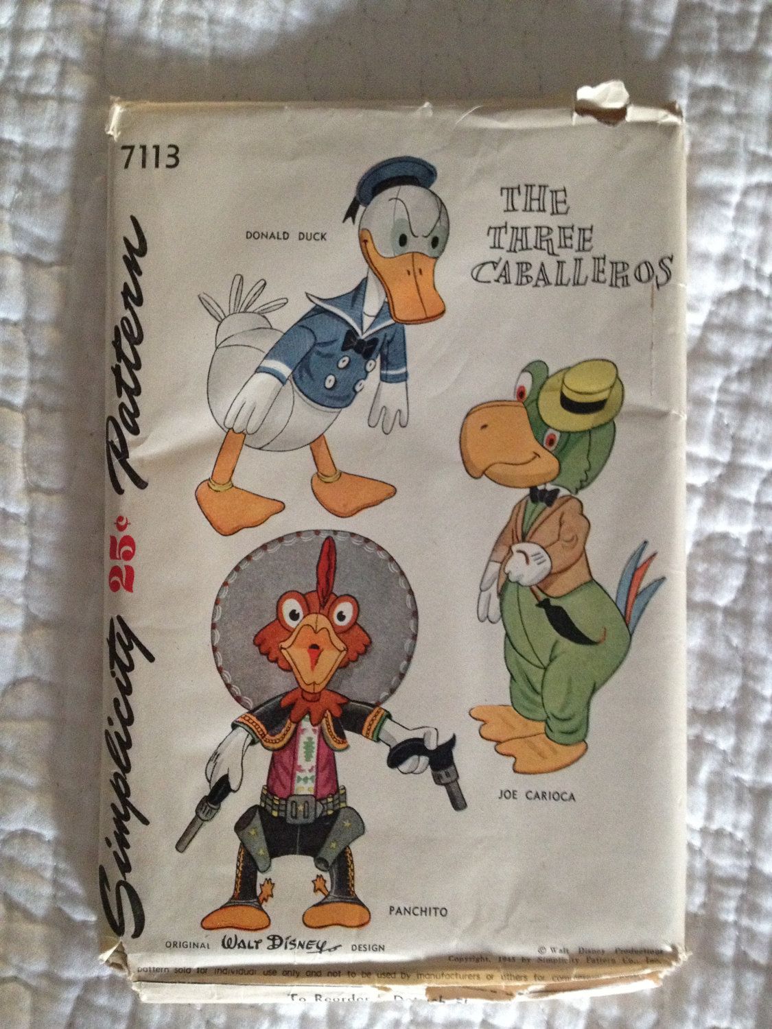 Detail Donald Duck Original Design Nomer 24