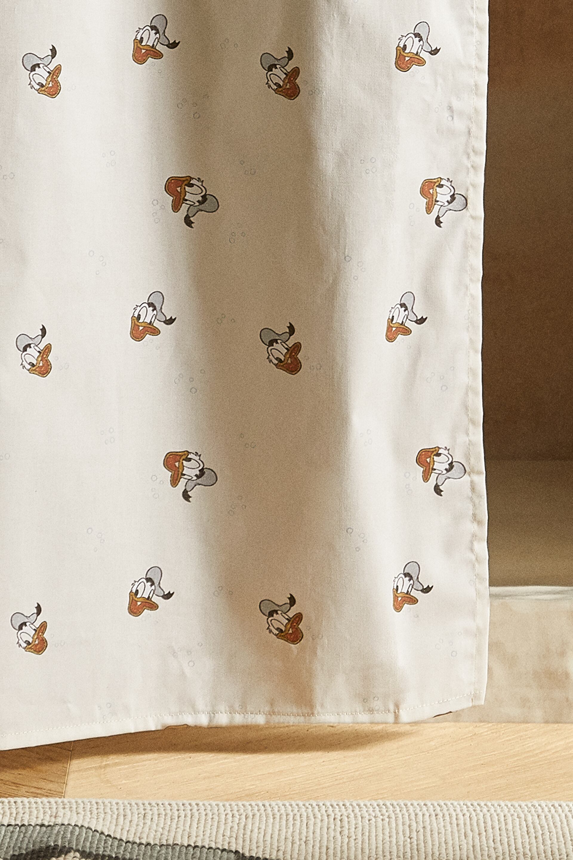 Detail Donald Duck Shower Curtain Nomer 33