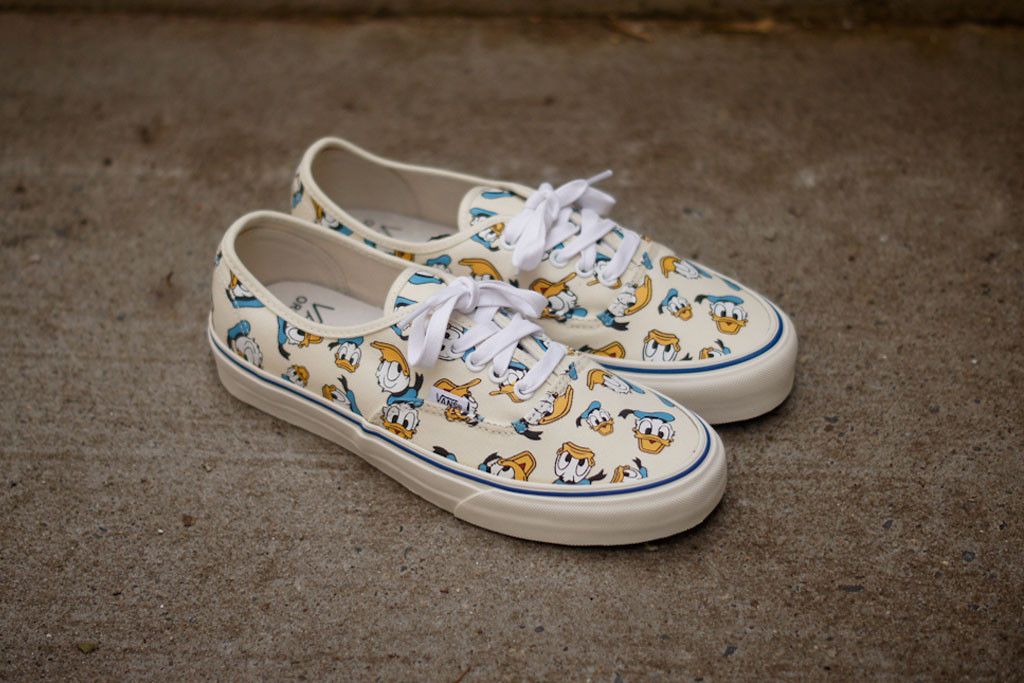 Detail Donald Duck Vans Nomer 19