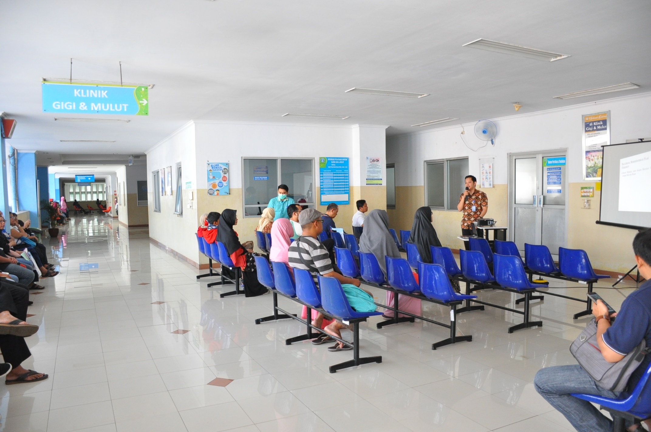 Detail Ruang Tunggu Klinik Nomer 39