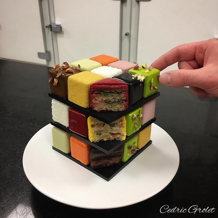 Detail Rubiks Cube Cake Stand Nomer 49