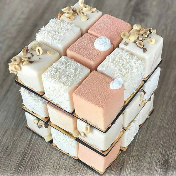 Detail Rubiks Cube Cake Stand Nomer 8
