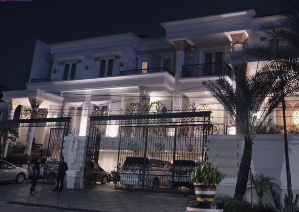 Detail Rumah 15 Miliar Nomer 15