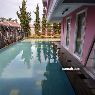 Detail Rumah Ada Kolam Renang Murah Nomer 47