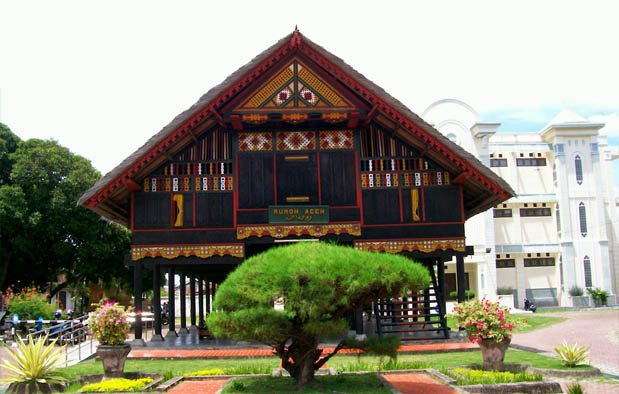 Detail Rumah Adat Aceh Tamiang Nomer 14