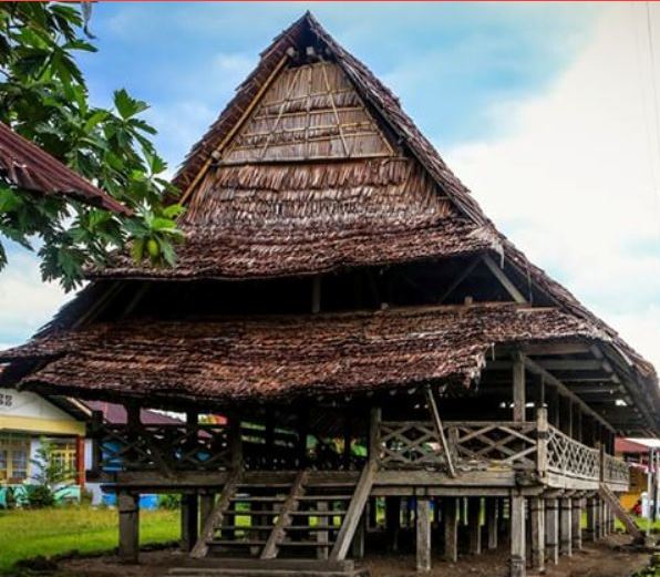 Detail Rumah Adat Baileo Maluku Nomer 14