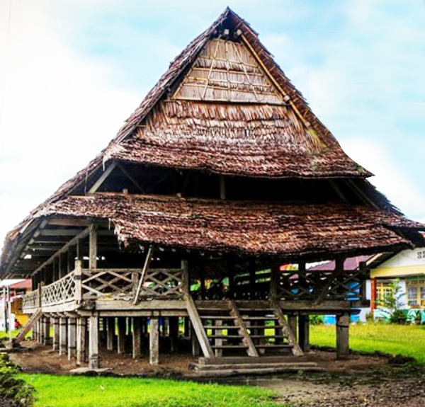 Detail Rumah Adat Baileo Maluku Nomer 48