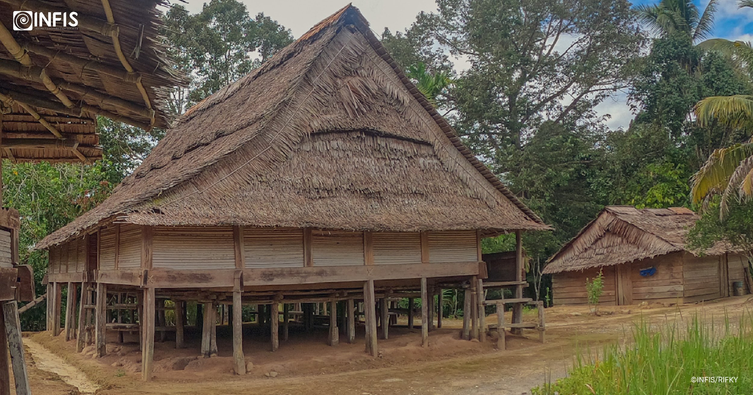 Detail Rumah Adat Baileo Maluku Nomer 49