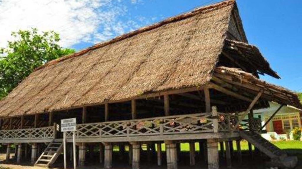 Detail Rumah Adat Baileo Maluku Nomer 10