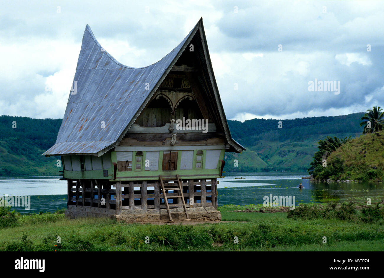 Detail Rumah Adat Batak Angkola Nomer 45