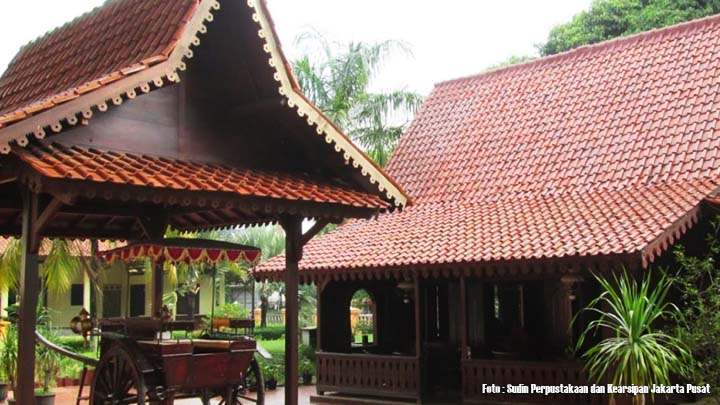 Detail Rumah Adat Betawi Namanya Nomer 35