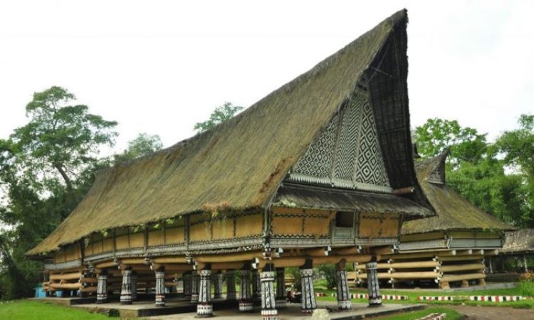 Detail Rumah Adat Daerah Maluku Nomer 9