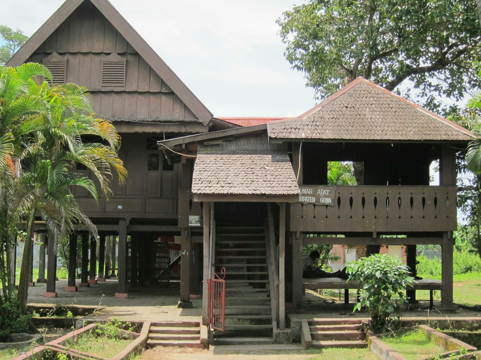 Detail Rumah Adat Daerah Sulawesi Selatan Nomer 36