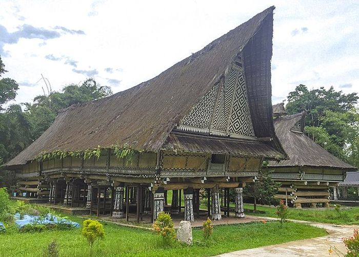 Detail Rumah Adat Dan Manfaatnya Nomer 13