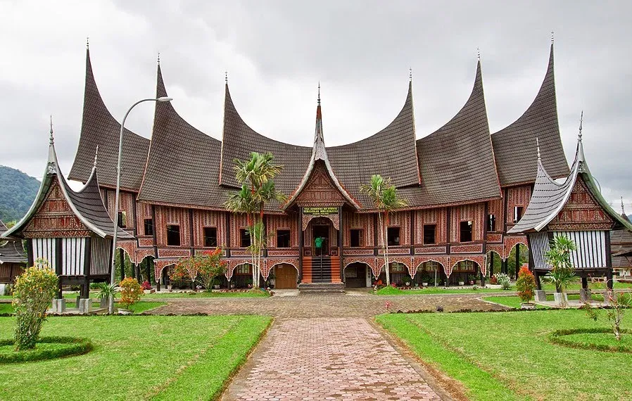 Detail Rumah Adat Dompu Nomer 46