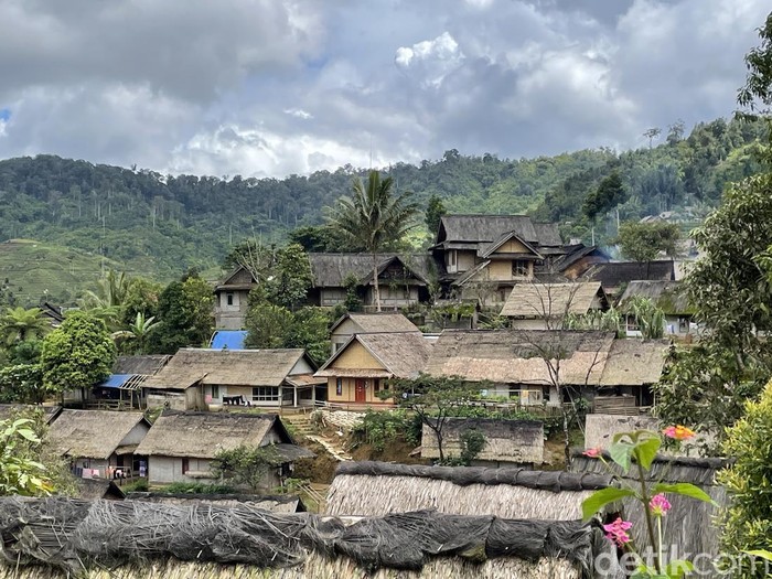 Detail Rumah Adat Kampung Nomer 44