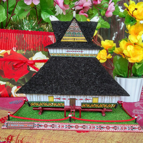 Detail Rumah Adat Karo Nomer 10