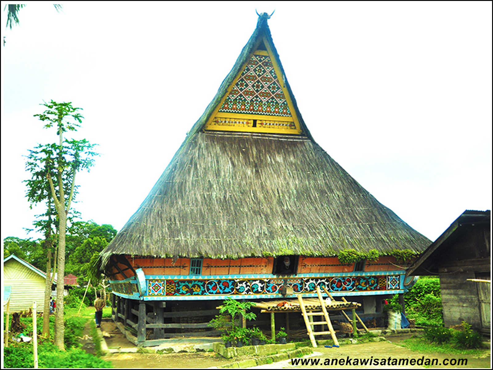 Detail Rumah Adat Karo Nomer 42