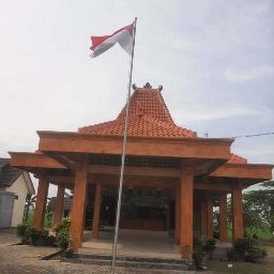 Detail Rumah Adat Kasepuhan Nomer 32