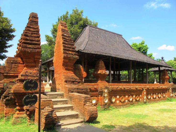 Detail Rumah Adat Kasepuhan Cirebon Nomer 6