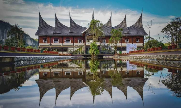 Detail Rumah Adat Khas Sumatera Barat Nomer 32