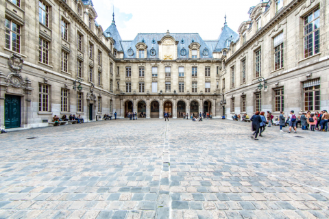 Detail Universitas Paris Sorbonne Nomer 28