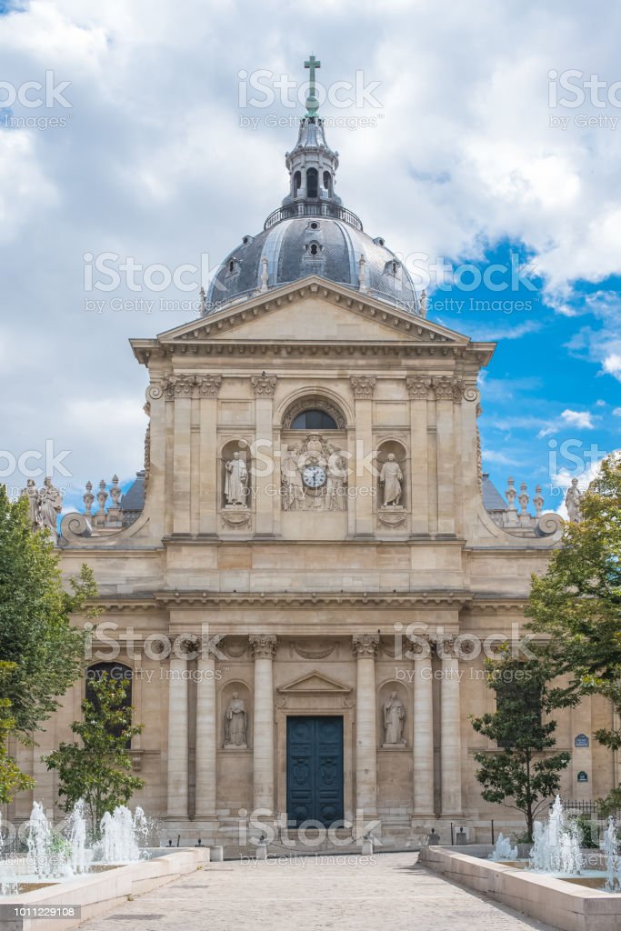 Detail Universitas Paris Sorbonne Nomer 41
