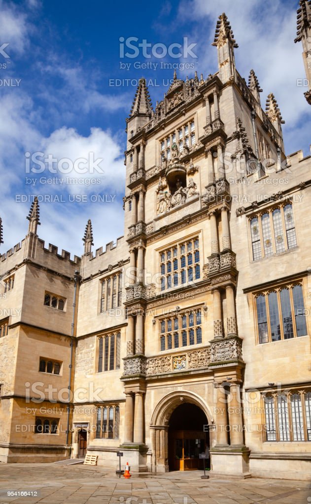 Detail University Of Oxford Inggris Nomer 43