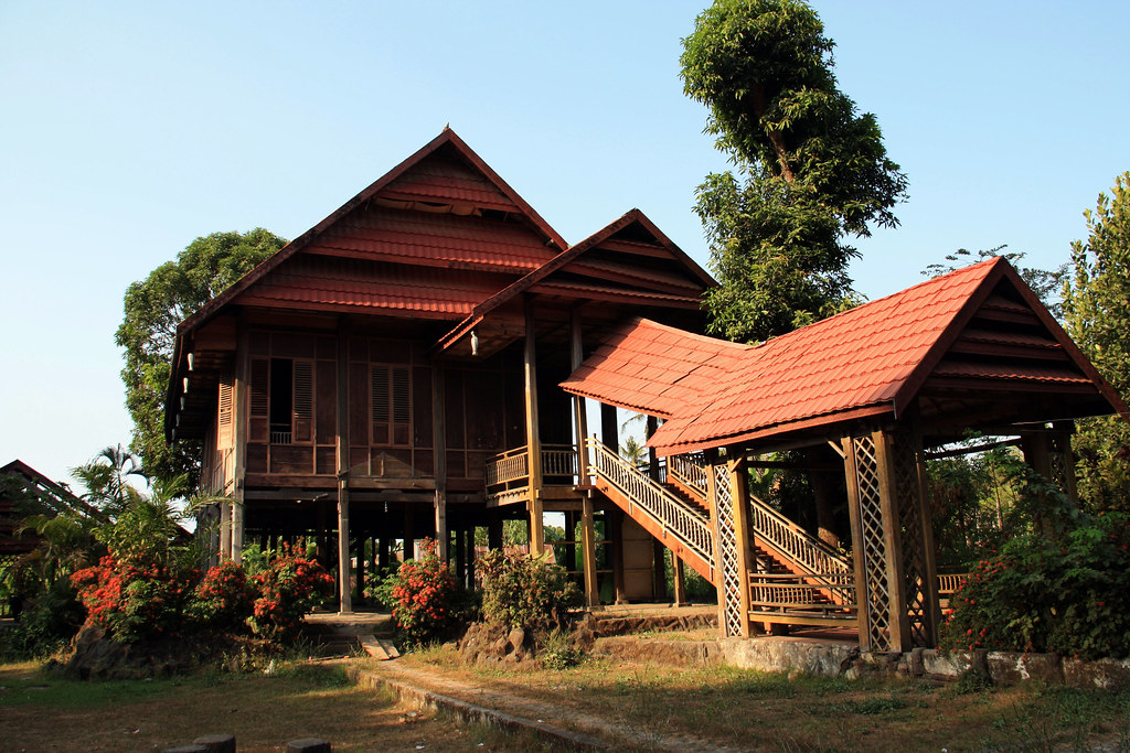 Detail Rumah Adat Luwu Nomer 10