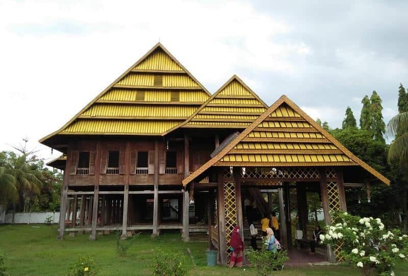 Detail Rumah Adat Luwu Nomer 11