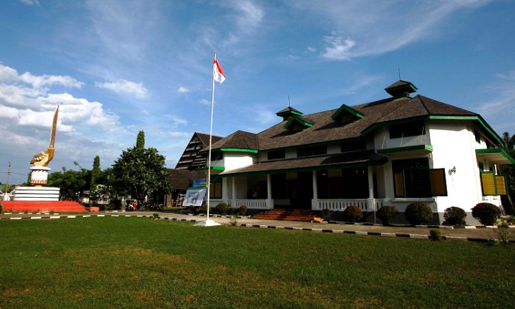 Detail Rumah Adat Luwu Nomer 26